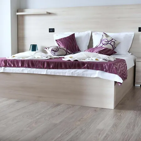 Kharisma Pensión 3*