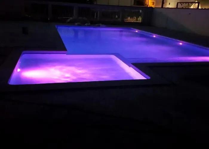 Kharisma Konukevi 3*